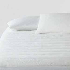 Threshold Full Size Mattress Pad Cover Like New